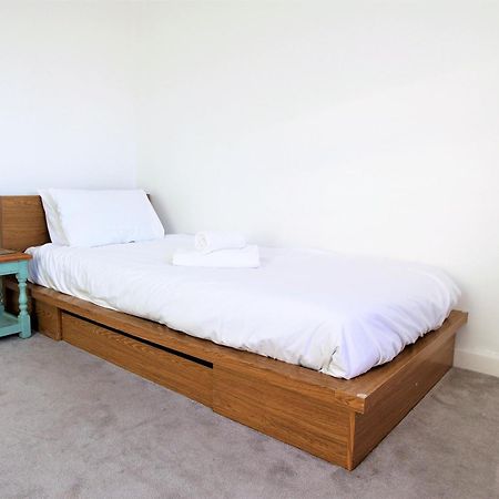 Contemporary Home In Friendly Easton, Free Parking Bristol Exteriör bild